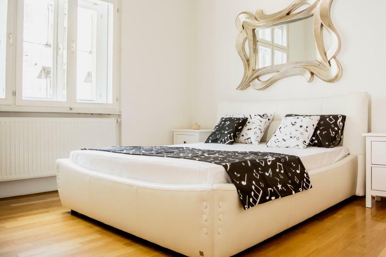 Rudjer Apartment, City Center, 2Br, Spacious Zagreb Luaran gambar